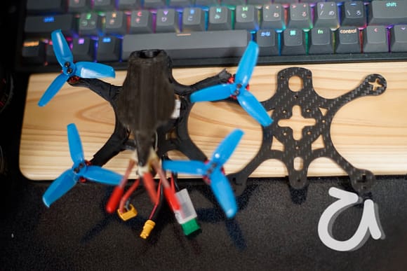 U99ドローンの3Dプリンター製フレームが折れた。カーボンファイバーで