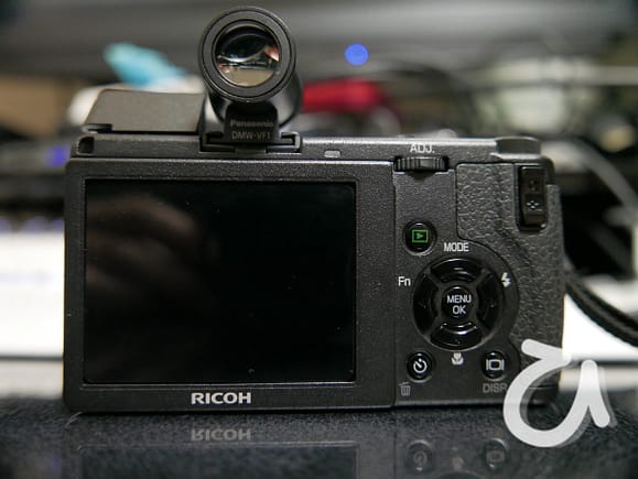 RICOH GR用にPanasonic LUMIX 用光学ファインダーDMW-VF1を購入した