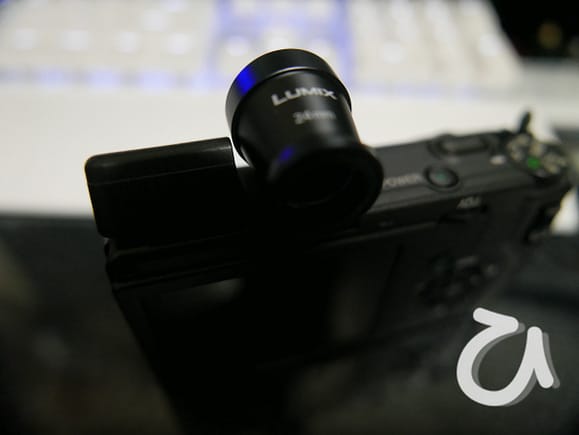 RICOH GR用にPanasonic LUMIX 用光学ファインダーDMW-VF1を購入した