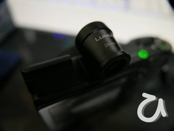 RICOH GR用にPanasonic LUMIX 用光学ファインダーDMW-VF1を購入した